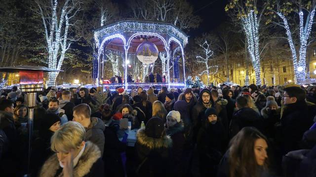 'Najbolje su štrukle': Stranci opet hvale Advent u Zagrebu