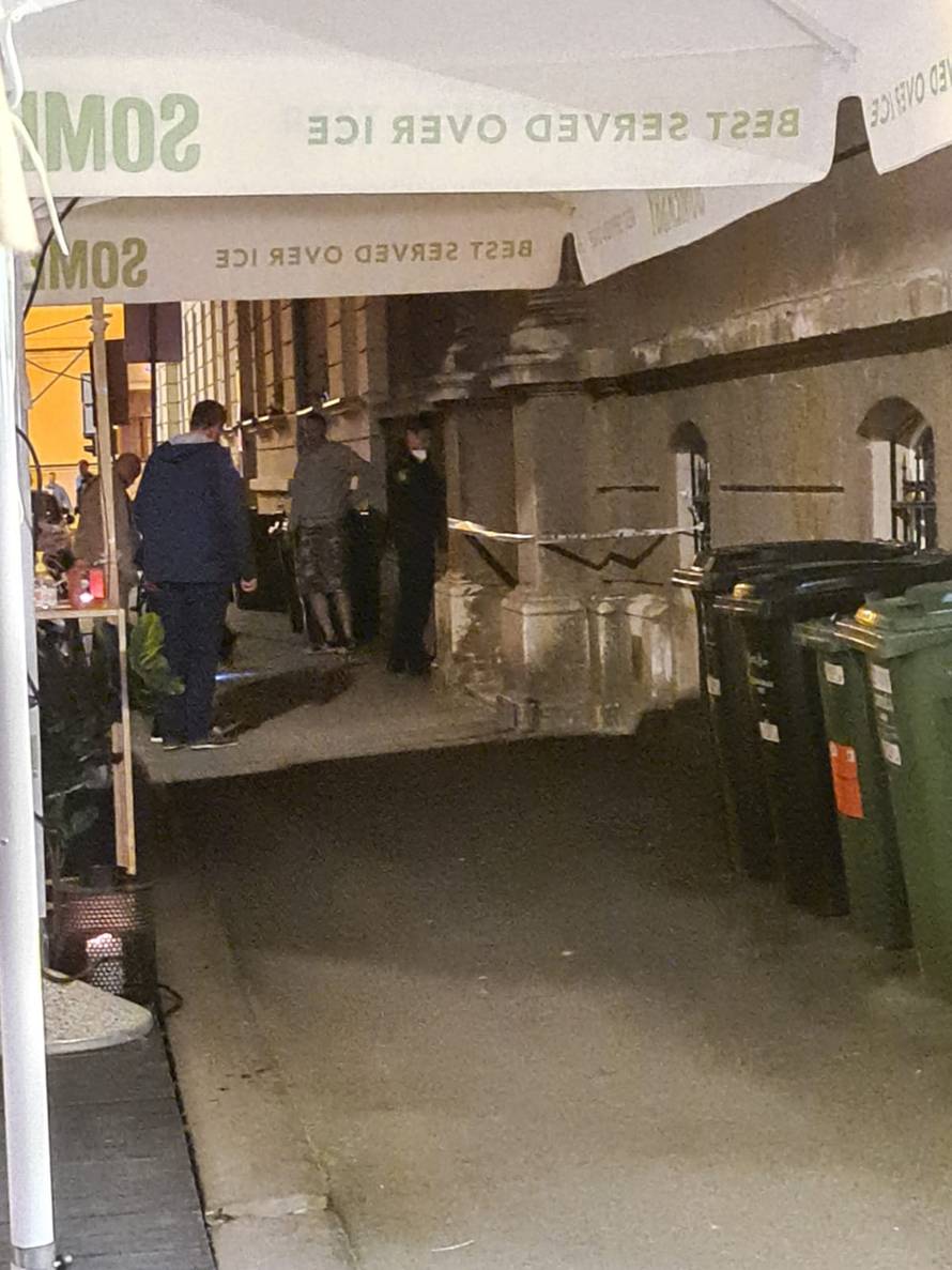 Posvađali se pa ga izbo nožem: 'Ulaz u zgradu je bio pun krvi'