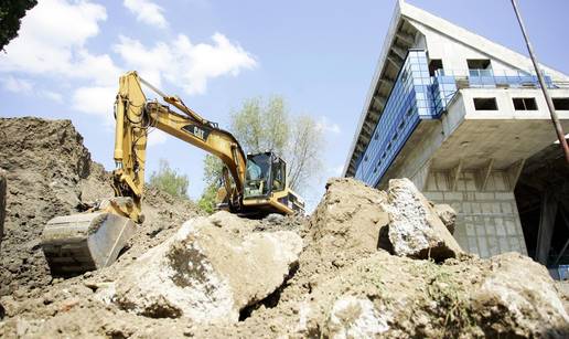 Maksimir slavi zadnji ro&dstrok;endan prije ru&scaron;enja! Renovirali ga tri puta, sadr&zcaron;i i hotel te kapelicu