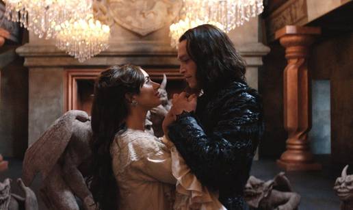 Novi 'Drakula' Luca Bessona je romantičan tip: Ranjiv je i više žudi za ljubavlju nego krvlju...