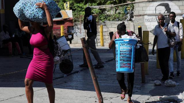 Over two dozen killed as gangs attempt to attack Haiti suburb