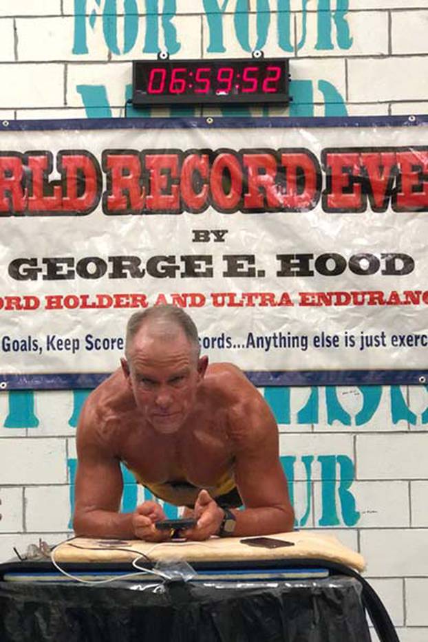 Američki marinac koji je napravio rekord u planku