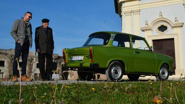 Tomislav je obnovio legendarni auto za djeda i - izmamio  suze