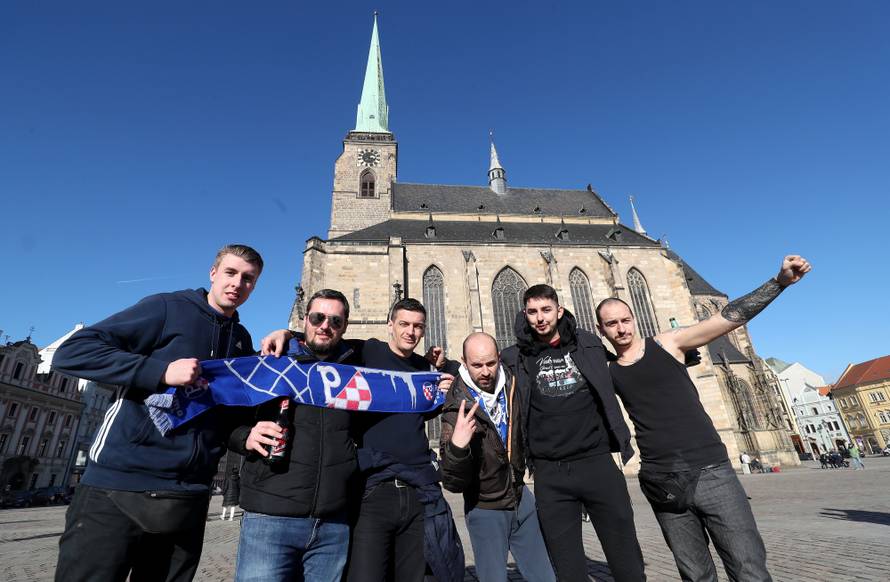 NavijaÄi Dinama u centru Plzena uoÄi utakmice UEFA Europa lige protiv Viktorie Plzen