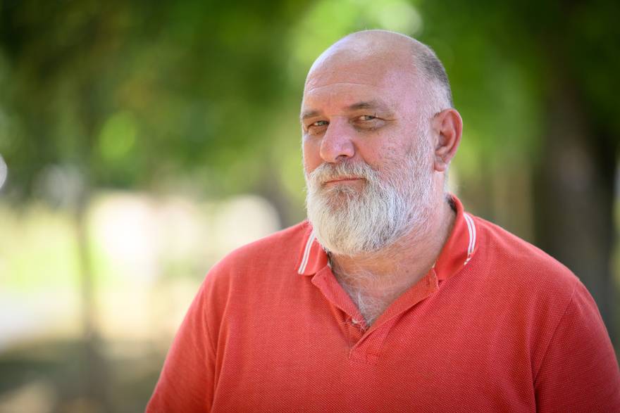 Zapalili su mu kuću, a nakon Oluje se vratio u Petrinju: 'Ušli su u grad i napravili s*anje'