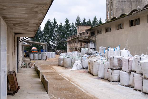 U Gospiću održan prosvjed radi odlaganja opasnog otpada 