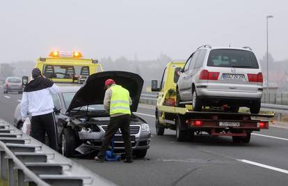 Sv. Nedjelja: Na autocesti se zapalio auto u vožnji