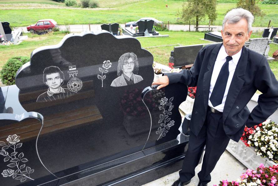 Ziher je ziher! Još dok su živi napravili su sami sebi karmine