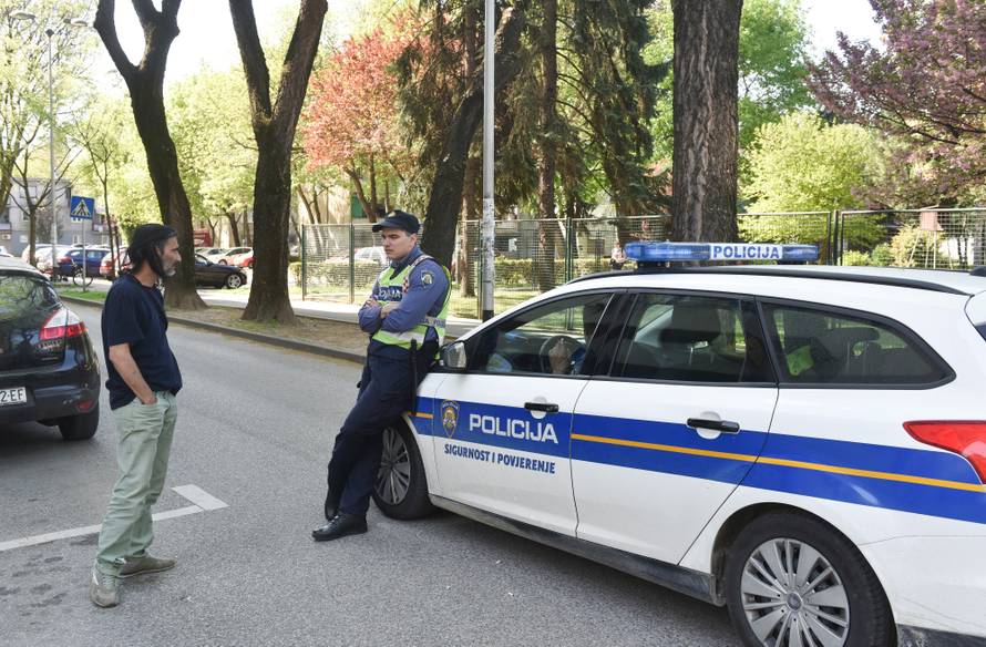 Ekskluzivna snimka: Autom je nasrnuo na trojicu u Zagrebu!