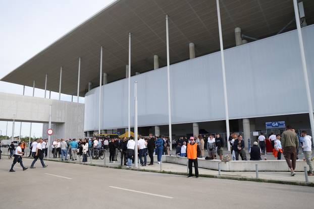 Osijek: Dolazak navijača na finale Hrvatskog nogometnog kupa