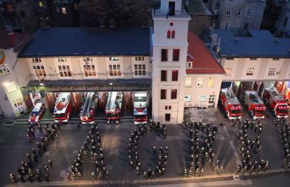 Zagrebački vatrogasci čestitali blagdane na originalan način