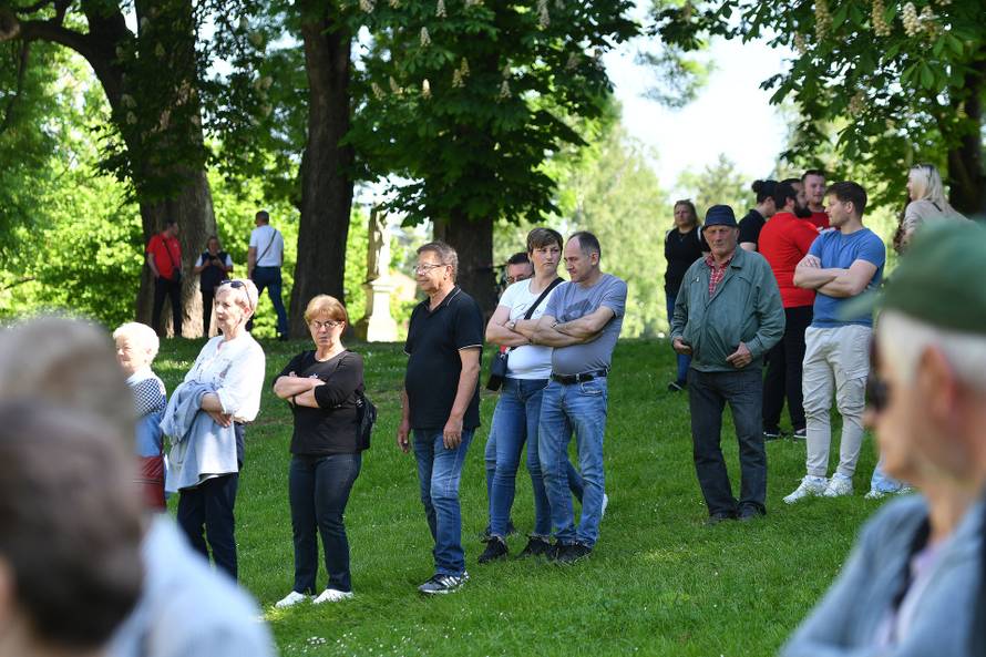 Čakovec: Građani čekali u redu za porciju graha 