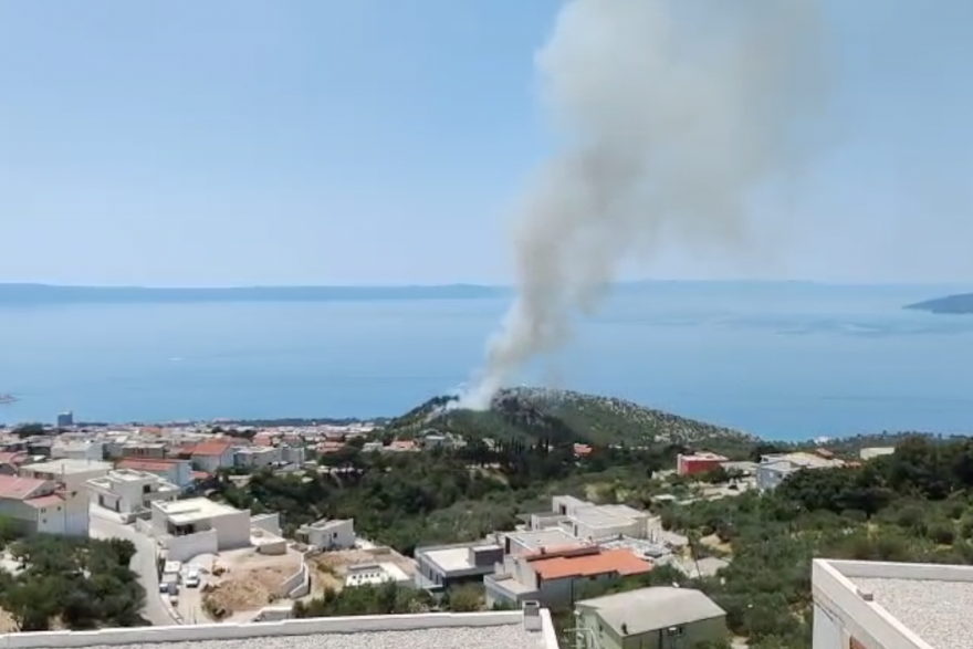 Požar u Makarskoj