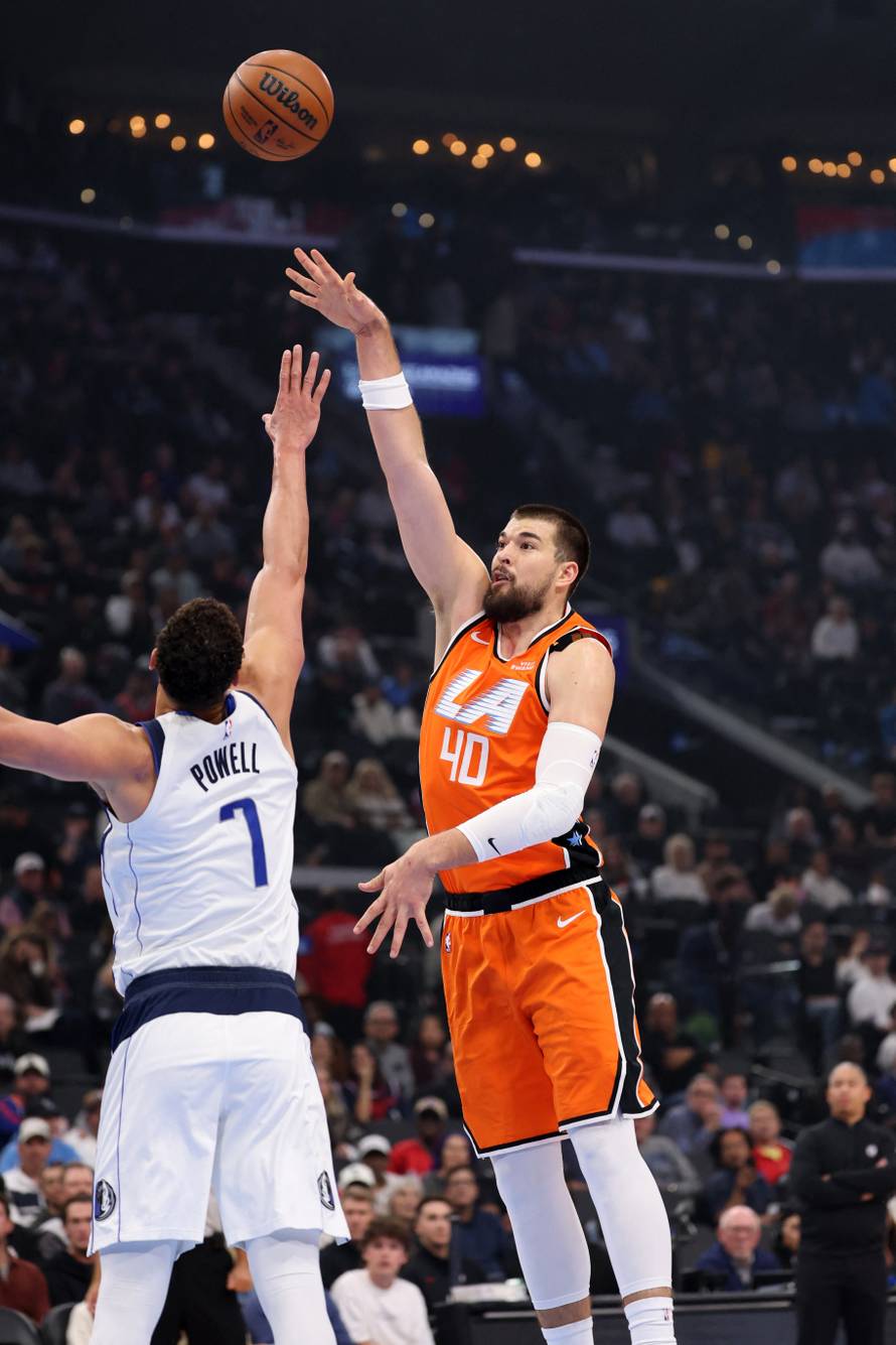 NBA: Dallas Mavericks at Los Angeles Clippers