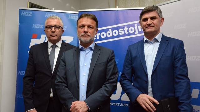 Slavonski Brod: Gordan JandrokoviÄ na sjednici Å½upanijskog odbora HDZ-a