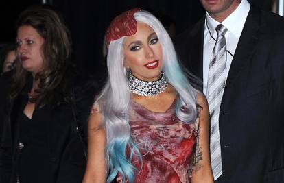 Lady Gaga ispričala kako je doživjela psihički slom tijekom turneje, spasio je zaručnik