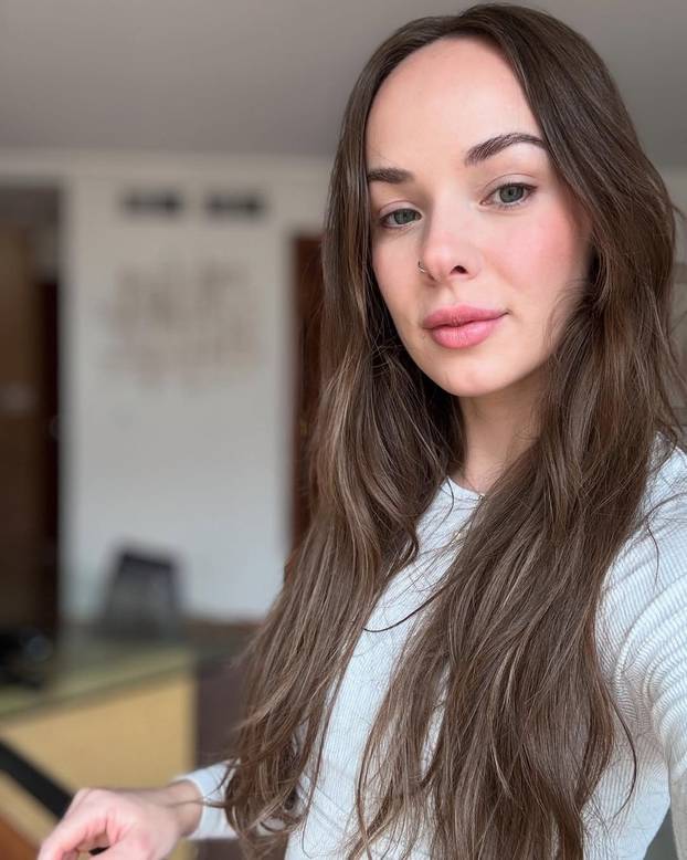 FOTO Najjači čovjek na svijetu ima 206 cm, a ljubi konobaricu od 157 cm. Tragedija ih zbližila...