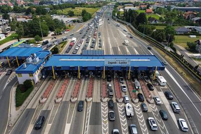 FOTO Kilometarske kolone kod Zagreba:  Gužve u smjeru mora