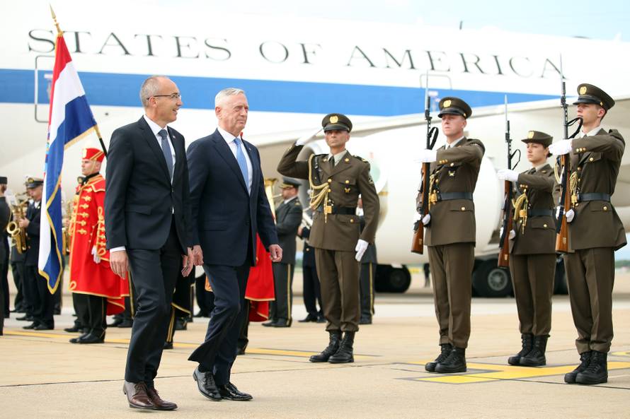 Američki general u Hrvatsku stigao u avionu za apokalipsu