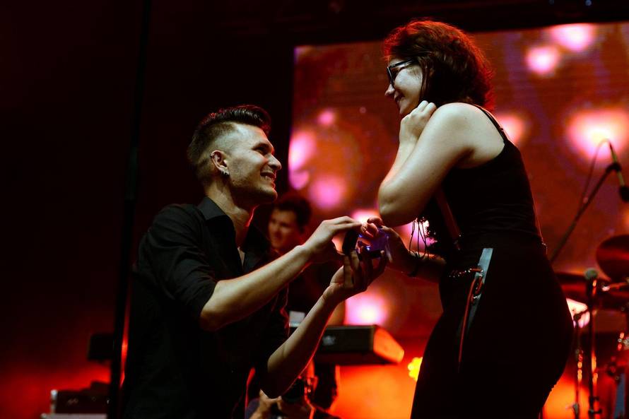 VaraÅ¾din: MladiÄ zaprosio djevojku na koncertu Tonyja Cetinskog