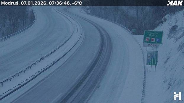 FOTO Autoceste diljem Hrvatske zametene snijegom, pogledajte