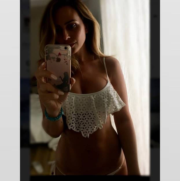 FOTO Fatalna brineta poljuljala je brak zvijezdi Chelseaja. Stala između kolega iz reprezentacije