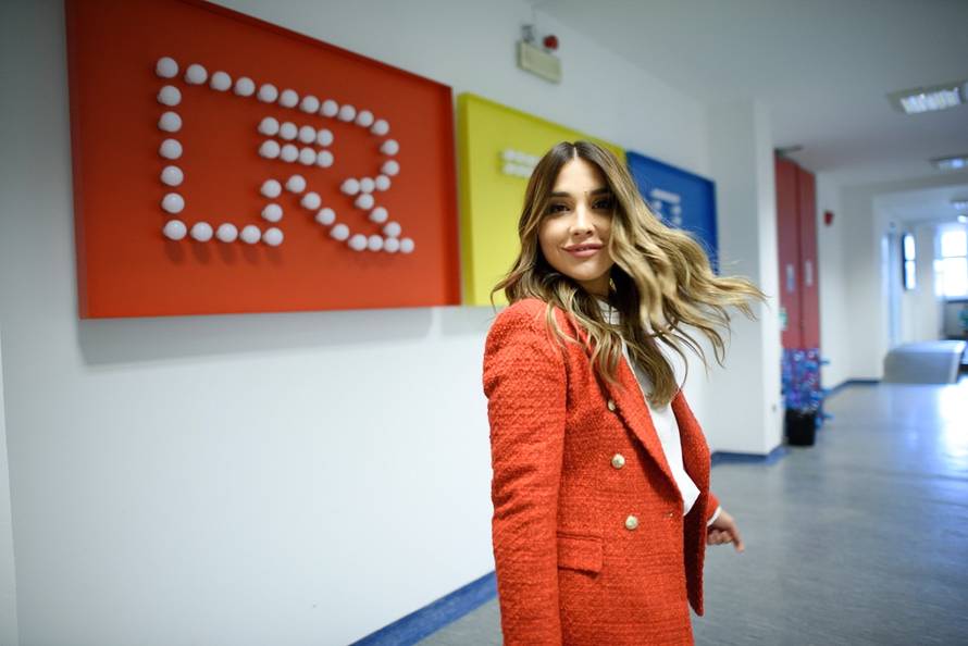 Batinić nasmijala priznanjem: 'Kradem hranu na snimanjima, voditeljicu valjda neće izbaciti'