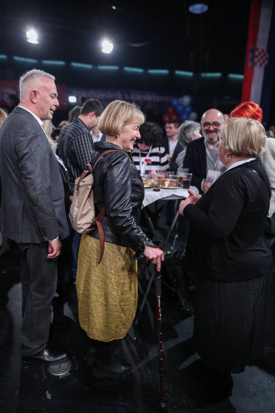 Zagreb: Izborni stožer Zorana Milanovića u Tvornici kulture