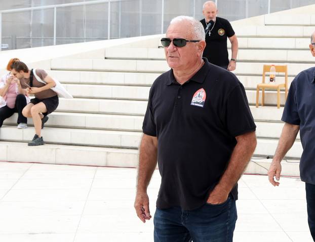 Šibenik:Odrzan je 'Prosvjedni skup protiv financiranja FALIŠ-a i svih ostalih protuhrvatskih dogaðanja'