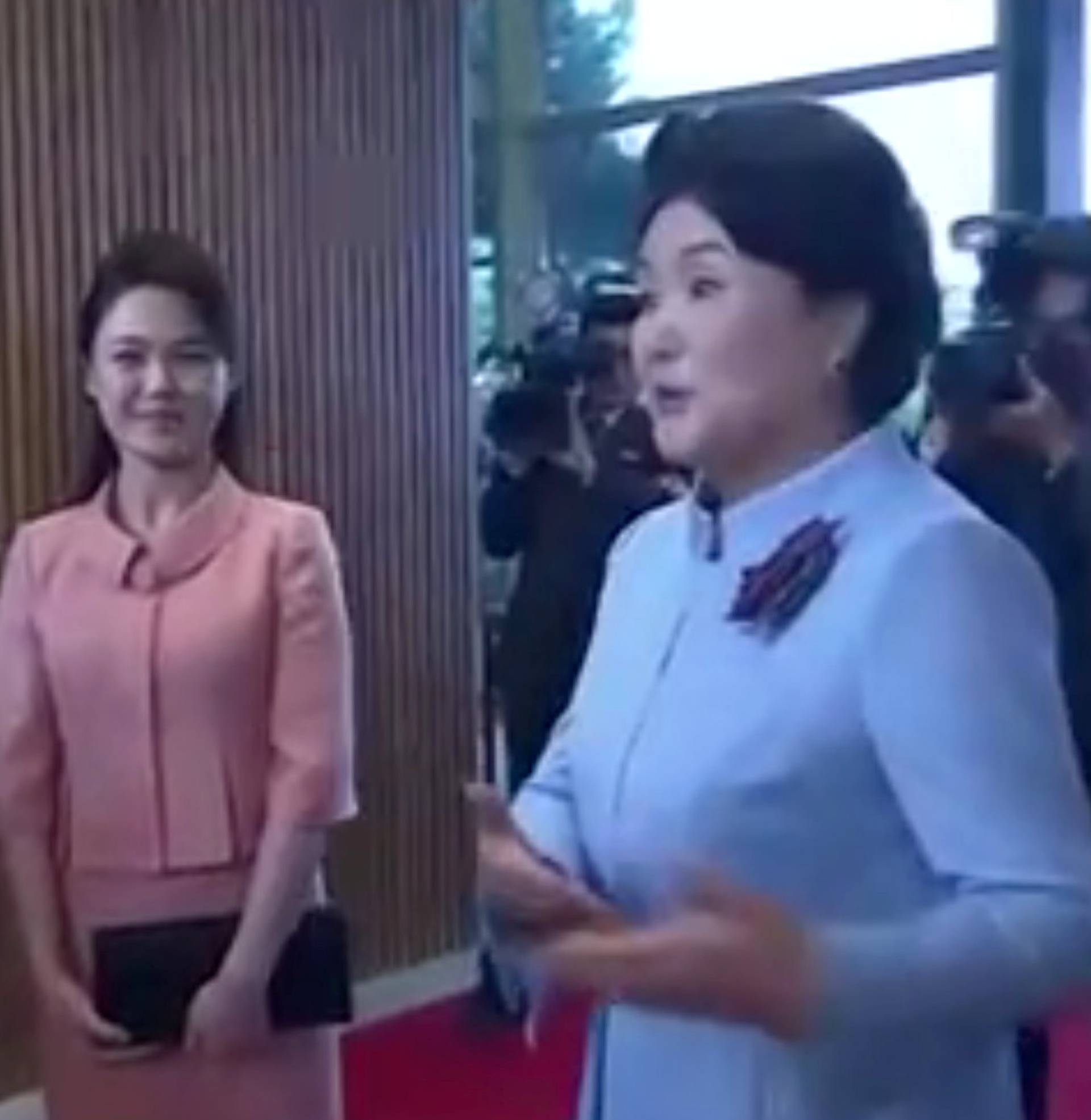 North Korean leader Kim Jong Un's wife, Ri Sol Ju, arrives to join the inter-Korea dinner at the truce village of Panmunjom