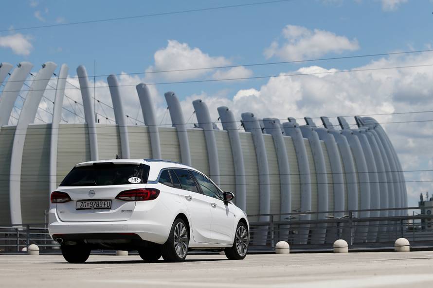 Karavanska Astra: Najbolje i najveće što Astra može nuditi