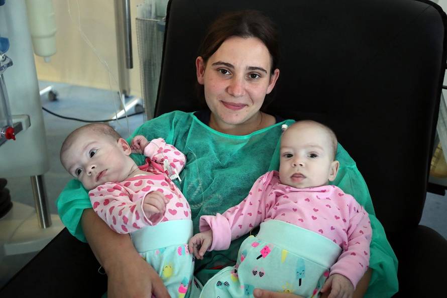 'Naše male princeze': Curice se smiju, guguću i svaka ima 5 kg