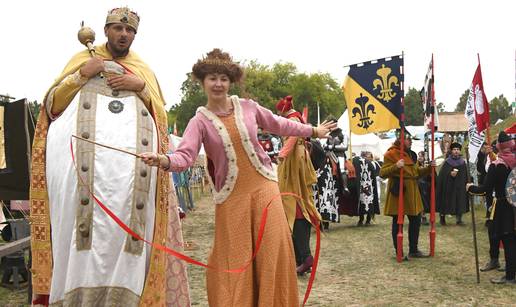 Koprivnicom su 'protutnjali' alkemičari, sokolari i ragbijaši