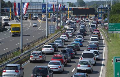 Za vikend na autocestama 42 posto vozila više nego lani