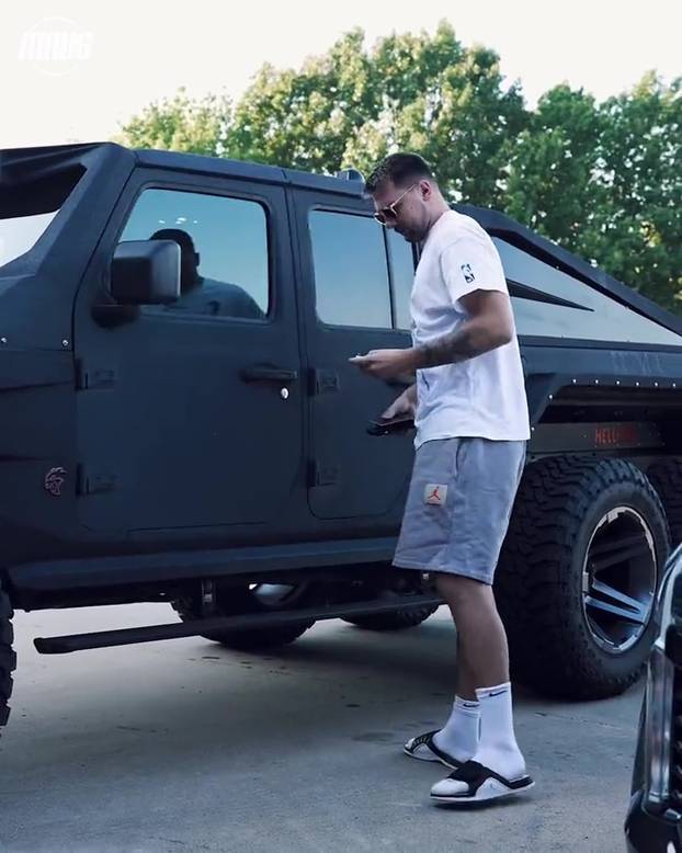 FOTO Ovo je Dončićeva garaža. Ima čak i 'tenk' za apokalipsu