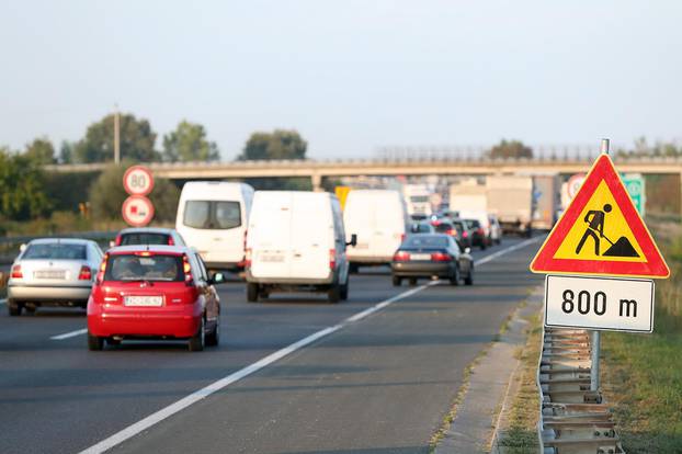 Zagreb: Radovi na sanaciji prijelaznih naprava na mostu Sava u smjeru Lipovca