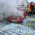 DRAMATIČNA SNIMKA Auto se zapalio u Zagrebu: 'Vozio je u plamenu do autobusne stanice'