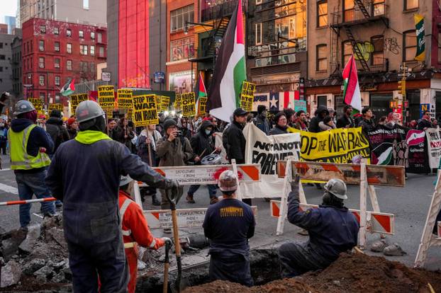 ULICE PUNE BIJESA Tisuće u New Yorku prosvjeduju protiv zračnih napada Izraela na Libanon i Iran