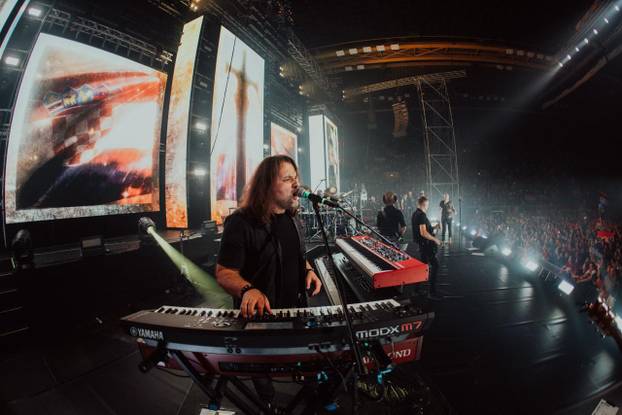 FOTO Pogledajte atmosferu s prvog koncerta Thompsona na prepunim splitskim Gripama