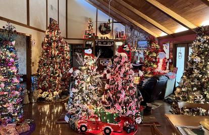 Njoj blagdani traju dulje nego drugima: Ima 22 božićna drvca u kući i ne miče ih dva mjeseca