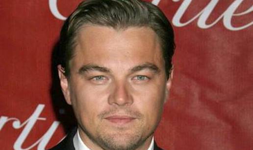 L. DiCaprio: Bilo je teško snimiti seksi scene s Kate