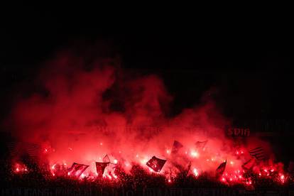 FOTO 'Nema na more': BBB-ovci i Torcida pokazali koreografije na derbiju. Pogledajte kadrove