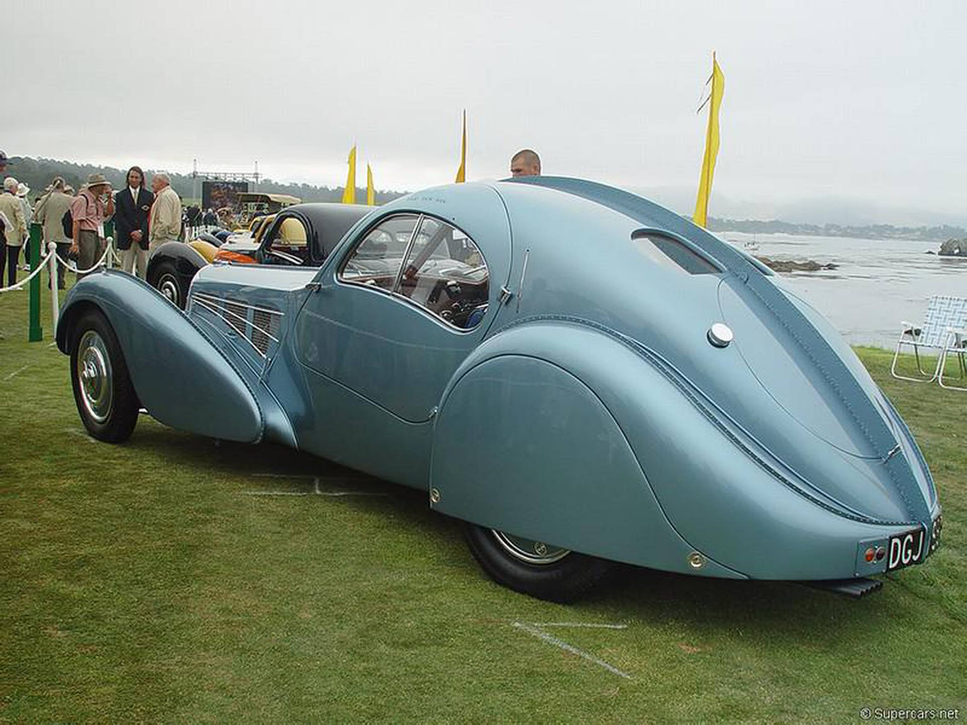 Какая редкая машина. Bugatti Type 57sc Atlantic. Bugatti Type 57sc Atlantic 1936 года. Бугатти тайп 57. Bugatti Type 57sc Atlantic — 40 млн.