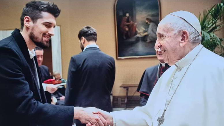 Luka Šulić susreo se s papom Franjom: 'Bila mi je velika čast'