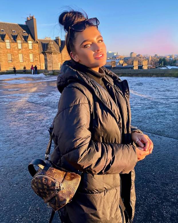 FOTO Istaknula je grudi za Dan zaljubljenih pa ju izvrijeđali: 'Slomila me tolika mržnja'