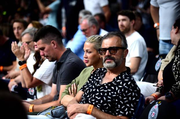 Beograd: Sergej Trifunović sa suprugom pratio treću utakmica finalne serije ABA liga između Partizana i Budućnosti