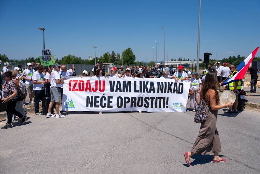 Gospić: Prosvjedni hod "Hodaj za Liku" zbog ilegalnog odlagališta otpada