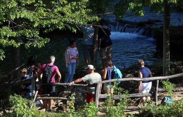 Brojni turisti uživaju u prirodnim ljepotama Rastoka