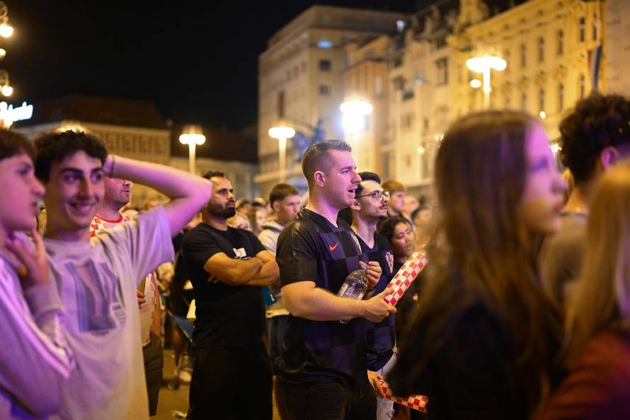 Zagreb: Zajedničko gledanj utakmice na trgu Bana Jelačića 