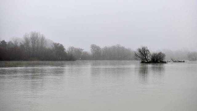 Varaždin: Maglovito jutro uz Dravu